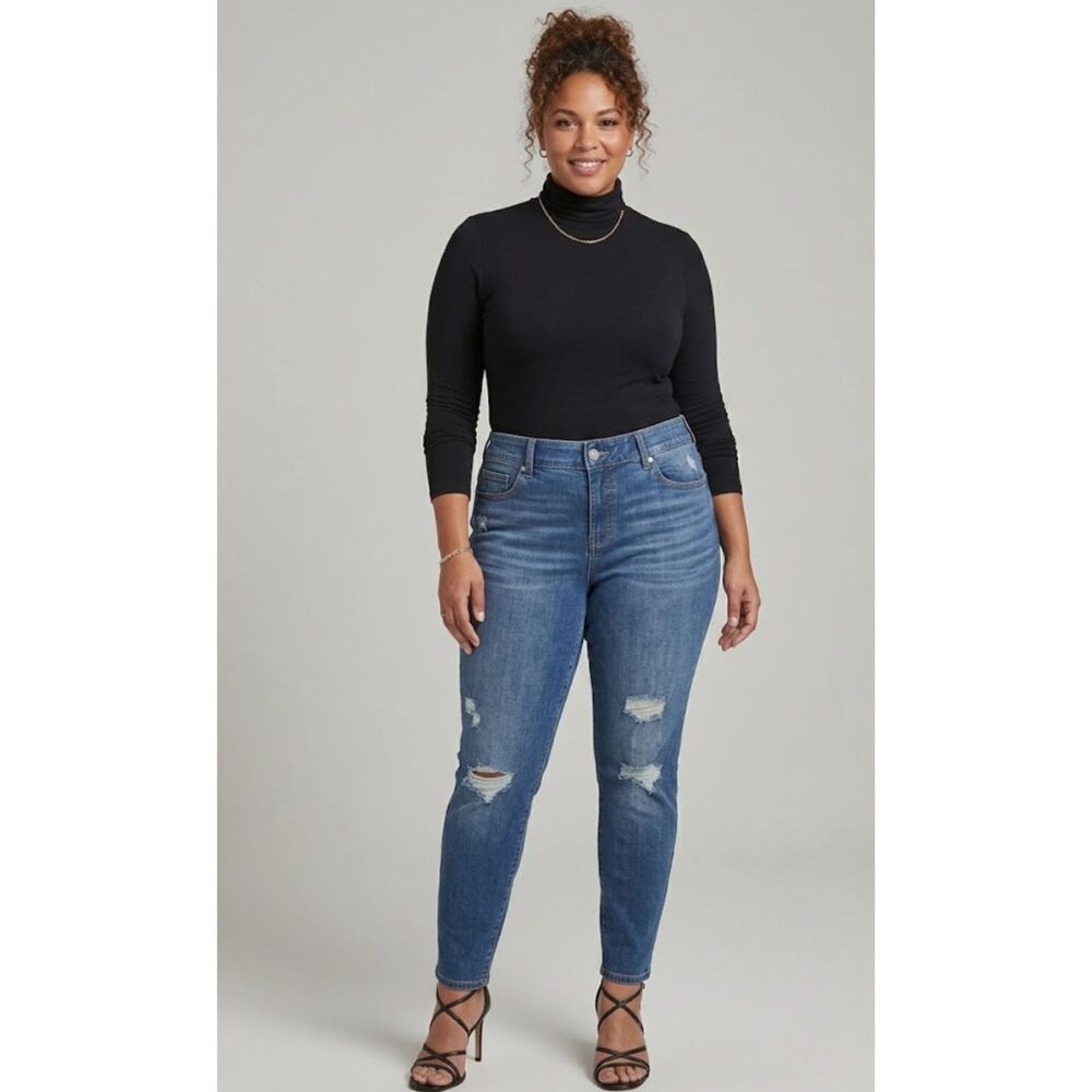New Torrid Bombshell High-Rise Skinny Jean Ripped Women's Plus Size 22 Short